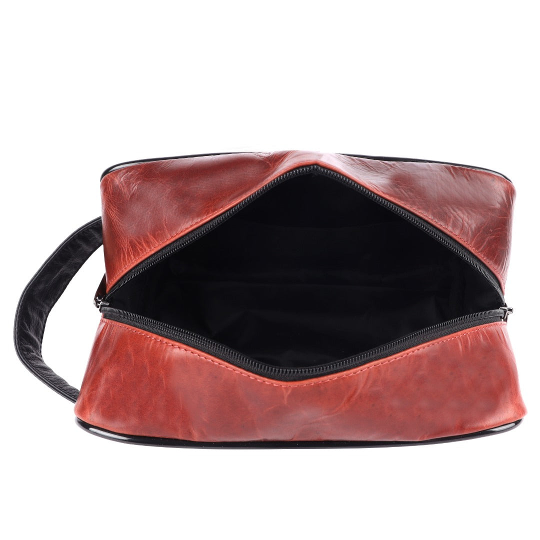 CRICKET-GIFTS Buffalo Leather Cricket Wash Bag Durable Toiletry Bag for Cricket Players and Fans Moisture-Resistant Lining, Secure Zip and Carry Handle 25cm x 14cm