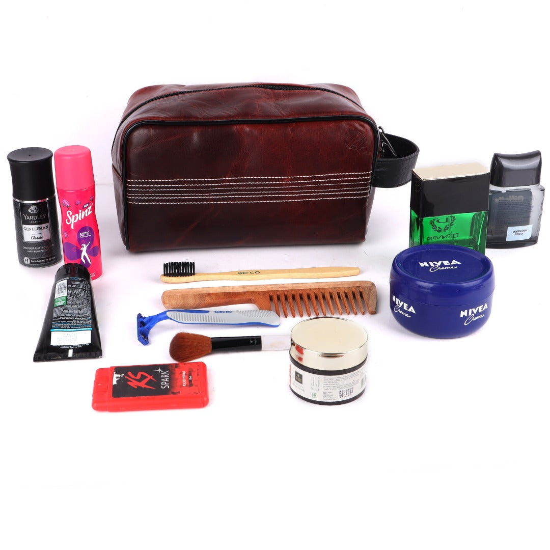 CRICKET-GIFTS Buffalo Leather Cricket Wash Bag Durable Toiletry Bag for Cricket Players and Fans Moisture-Resistant Lining, Secure Zip and Carry Handle 25cm x 14cm