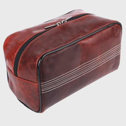 CRICKET-GIFTS Buffalo Leather Cricket Wash Bag Durable Toiletry Bag for Cricket Players and Fans Moisture-Resistant Lining, Secure Zip and Carry Handle 25cm x 14cm