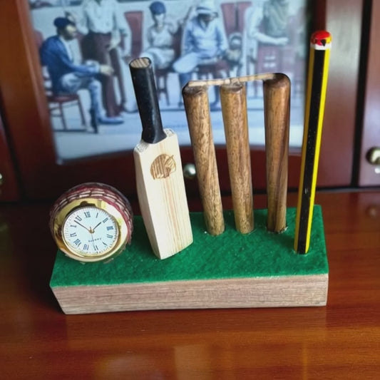 CRICKET-GIFTS Desktop Clock with Pen or Pencil Stand